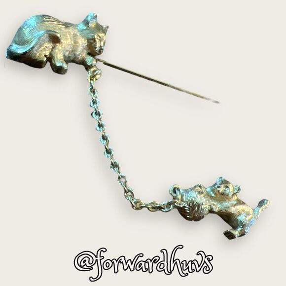 Vintage Avon Gold Tone Kitten and Yarn Stick Pin / Hat Pin - Picture 9 of 10
